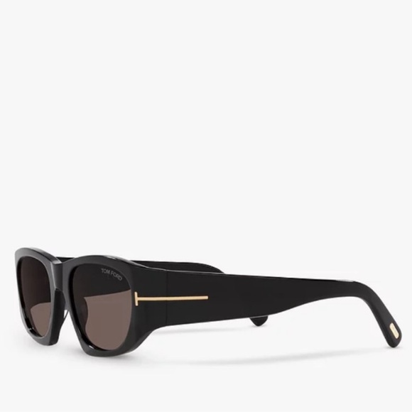 Tom Ford - sunglasses with case - Like New - never worn - 53-19-145 - Picture 14 of 15